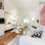 Διαμέρισμα In With Private Garden Λούκα
