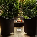 In With Private Garden Διαμέρισμα *