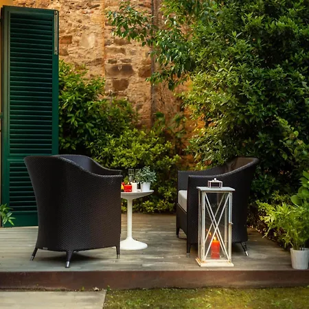 Lägenhet Contemporary With Garden In Lucca