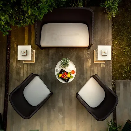 Contemporary With Garden In Lägenhet *
