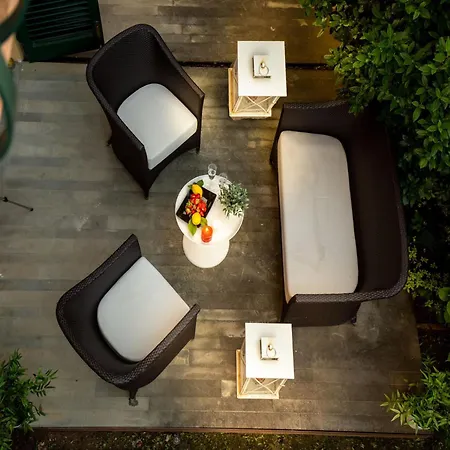 Contemporary With Garden In * Lucca