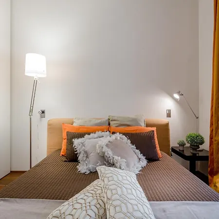 Contemporary With Garden In *