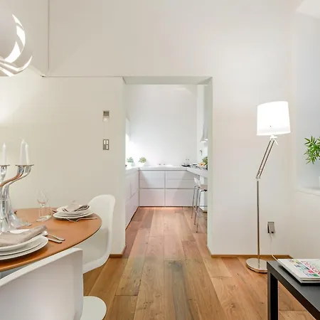 Contemporary With Garden In Lägenhet