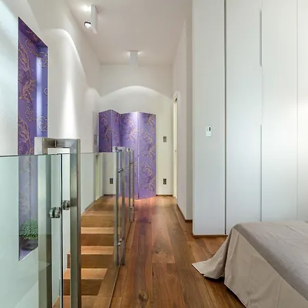 Contemporary With Garden In Lägenhet