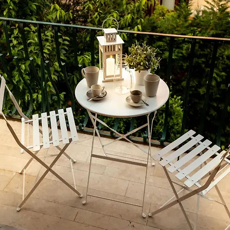 Apartmán In With Private Garden