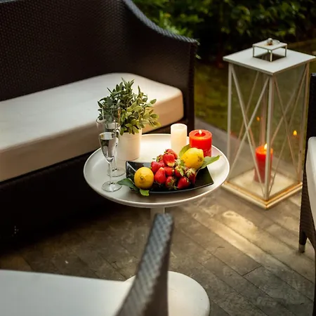 Apartmán In With Private Garden *